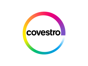 Logo von Covestro mit einem bunten, kreisförmigen Farbverlauf und dem Schriftzug „covestro“ in schwarz.
