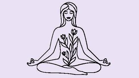 Strichillustration einer sitzenden Frau mit Blumenmotiv im Brustbereich auf lila Hintergrund. Sie meditiert.